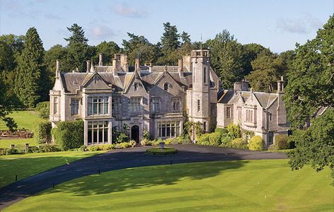 Mansion Homes, Country Mansion, English Houses, Irish Country, David Hicks, English Manor Houses, Dream Mansion, Party Barn, Large House