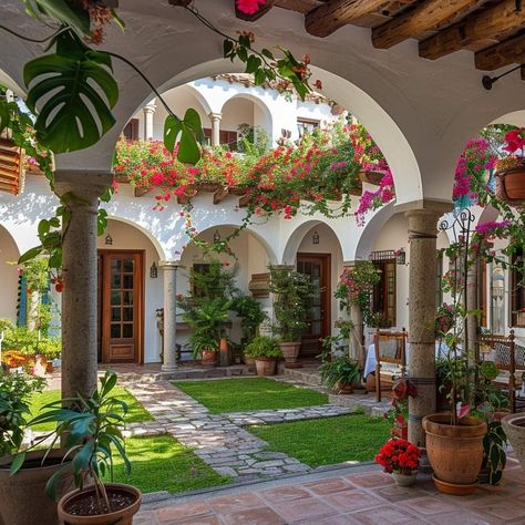 Mexican Home Design Exterior, Garden In The Middle Of The House, Hacienda Style Backyard, Mexican Architecture House, Hacienda Style Garden, House With Personality, Spanish Garden Hacienda Style, Hacienda Aesthetic, Hacienda Backyard