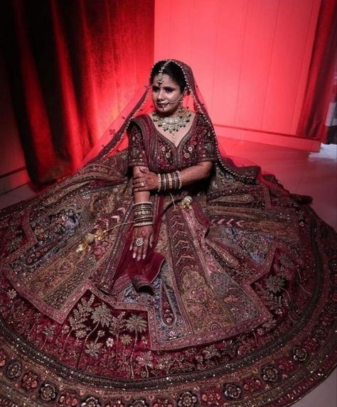 Bridal Lehanga 2024, Maroon Bridal Lehenga, Indian Bridal Wear Red, Brother Wedding, Bride Photos Poses, Bridal Lehenga Designs, Expensive Dresses, Latest Bridal Lehenga, Indian Bride Outfits