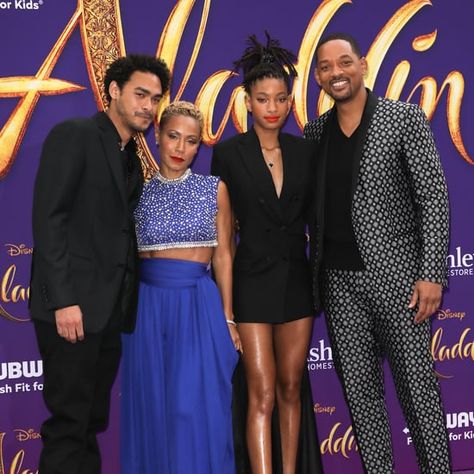 Will Smith and His Family at the Aladdin Premiere 2019 Will Smith Actor, Will Smith And Family, Black And Grey Suit, Ian Alexander, Purple Carpet, Regina King, Marriage Couple, Jada Pinkett, Willow Smith