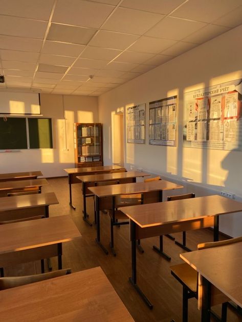 School Halls Aesthetic, Seoul School Aesthetic, Aesthetic School Interior, Schoolcore Aesthetics, Boarding School Modern, Korean Highschool Classroom, Boarding School Classroom Aesthetic, Classroom Aesthetic High School Korean, High School Cafeteria Aesthetic