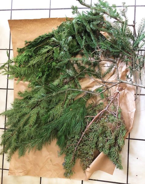 Diy Evergreen Swag, Fresh Garland Christmas, Fresh Christmas Garland, Christmas Greenery Decor, Pine Garland Christmas, Evergreen Garland, Natural Holiday Decor, How To Make Garland, Fresh Garlands