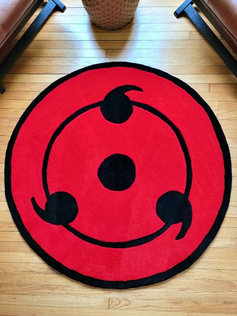 A big Sharingan Rug Custom Rugs Anime, Tufting Ideas Anime, Anime Rug Tufting, Naruto Rugs, Tufting Rugs Ideas, Naruto Rug, Anime Carpet, Diy Couch Cover, Rug Tufting Ideas