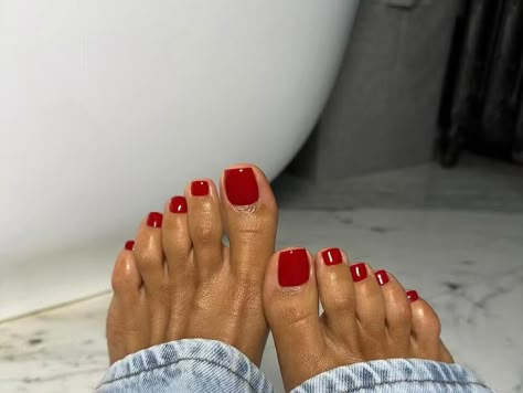 Summer Red Toe Nails, Red Nails Feet Pedicures, Summer Manicure And Pedicure Ideas, Red Toenail Polish, Toe Nails Color Ideas, Pedicure Summer 2024, Toe Nail Summer Colors, Pedicure Ideas Red, Red Pedicure Toenails