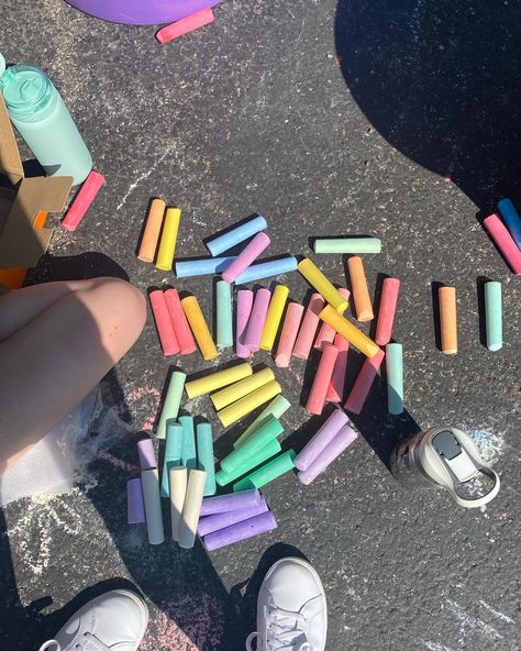 #summer #chalk #art #summervibes #aesthetic #vibes #pinterest #pinit Sidewalk Chalk Aesthetic, Summer Aesthetic Activities, Chalk Art Aesthetic, Summer Sidewalk Chalk, Chalk Aesthetic, Colorful Summer Aesthetic, Summer Chalk Art, Summer Activities Aesthetic, Iris Cabin