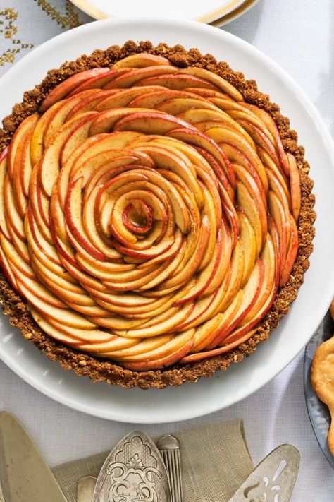 Pink Lady apples are the star of this eye-catching Apple Blossom Tart. To create this spiral design, arrange apples in an overlapping circular pattern and continue until you reach the center. Apple Thanksgiving Desserts, Easy Thanksgiving Dessert Recipes, Apple Tart Recipe, Fun Thanksgiving Desserts, Apple Desserts Easy, Pie Ideas, Thanksgiving Desserts Easy, Apple Dessert Recipes, Thanksgiving Food Desserts