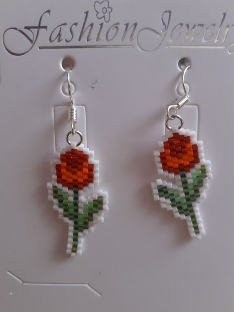 Flower Brick Stitch, Brick Stitch Flower Earrings, Seed Beads Diy, Miyuki Beads Pattern, Seed Bead Jewelry Patterns, Stitch Earrings, Beaded Earrings Native, Bracelets Handmade Diy, Brick Stitch Earrings