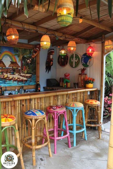 25 Awesome Ways to Have a Bar In Your Garage Everyone Will Love Cool Bar Ideas, Margaritaville Bar, Garage Bars, Pool Area Decorating Ideas, Tiki Bars Backyard, Tiki Bar Stools, Pool Bar Ideas, Southern Backyard, Garage Bar Ideas