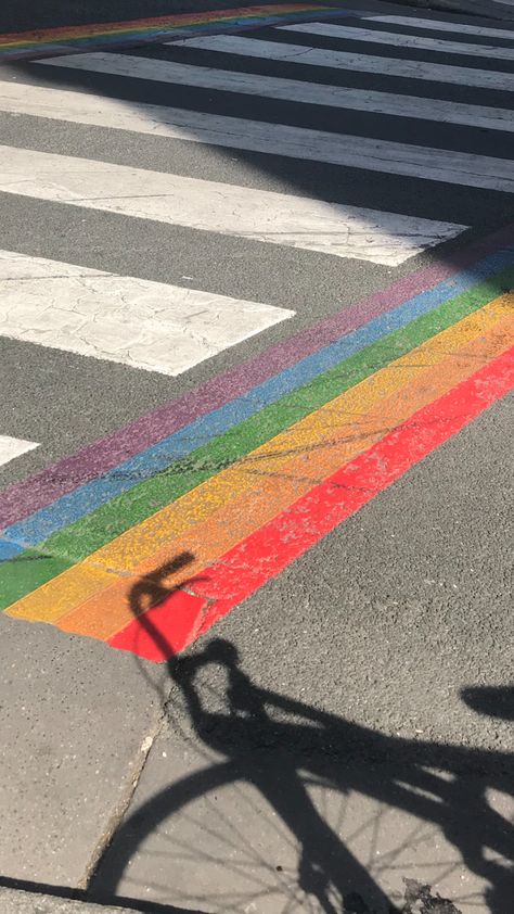 pride, lgbt, street in paris Pride Parade Aesthetic, Queer Poetry, Wallpaper Lgbt, Lgbtq Wallpaper, Lgbt Culture, Street In Paris, Pride Wallpapers, Pride Party, Punk Jacket