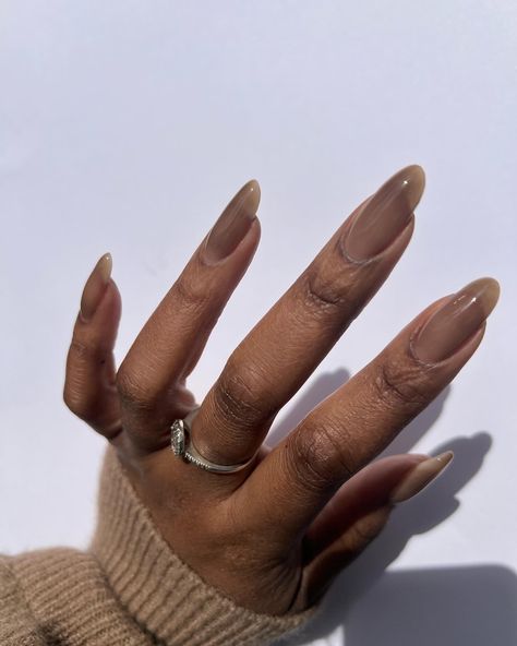 This Hard Gel shade really surprised me. She looks grey in the pot but she’s a yummy syrupy shade on the nails 🤩. I need to see this shade on more people ASAP 🙌🏾 Created using @lovelecente Hard Builder Gel in Dulce and Top Coat *gifted* #nailreels #bygabrielleeva #nailinspo #naturalnails #hardgels #buildernails #lecente #lovelecente Hard Gel Nails Natural, Plain Gel Nails, Girl Hygiene, Painting My Nails, March Nails, Hard Gel Nails, Builder Gel Nails, N Nails, Diva Nails