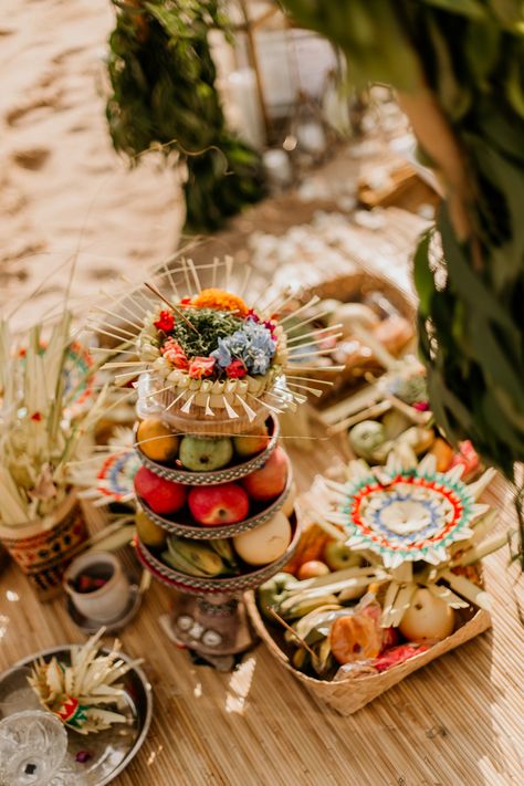 Balinese Wedding Decoration, Balinese Aesthetic, Balinese Decoration, Laotian Wedding, Bali Party, Balinese Wedding, Beach Wedding Planning, Bali Photography, Sacred Heart Art