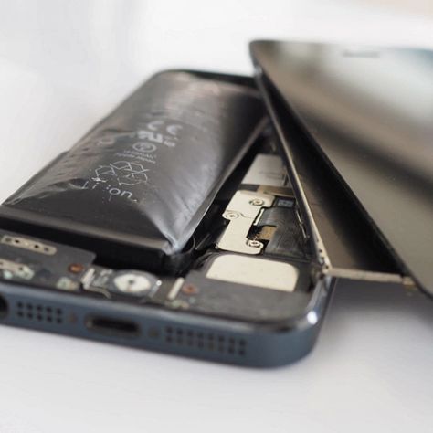 Broken Phone Screen, Cell Phone Repair Shop, Iphone Battery Replacement, Apple Iphone Repair, Iphone Display, Mobile Shop Design, Mobile Phone Design, Broken Phone, Iphone Charging