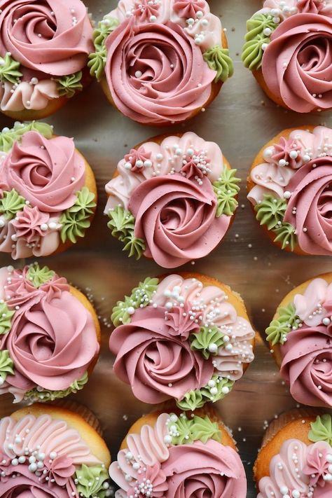 Floral Cupcake Design, Chocolate Frosting Cupcakes Decoration, Rosette Cupcakes With Sprinkles, Cupcake Arrangements Birthday, Floral Decorated Cupcakes, Baby Shower Girl Cupcake Ideas, Pink Flower Cupcakes Ideas, Boho Baby Shower Cupcakes Girl, Baby Pink Cupcakes