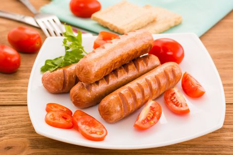 Homemade Chicken Sausage Recipes, English Breakfast Sausage, Homemade Chicken Sausage, Protein Calculator, Goose Recipes, Chicken Sausage Recipes, Fried Sausage, Chicken Logo, Shrimp Sausage