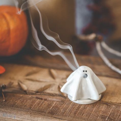 Little Boo ~ Little Ghost made of ceramic for incense cones Bonnie Bunny, Ceramic Ghost, Ceramic Lantern, Little Ghost, Garden Pottery, Incense Cones, Ball Lights, Ceramic Tableware, Ceramic Jewelry