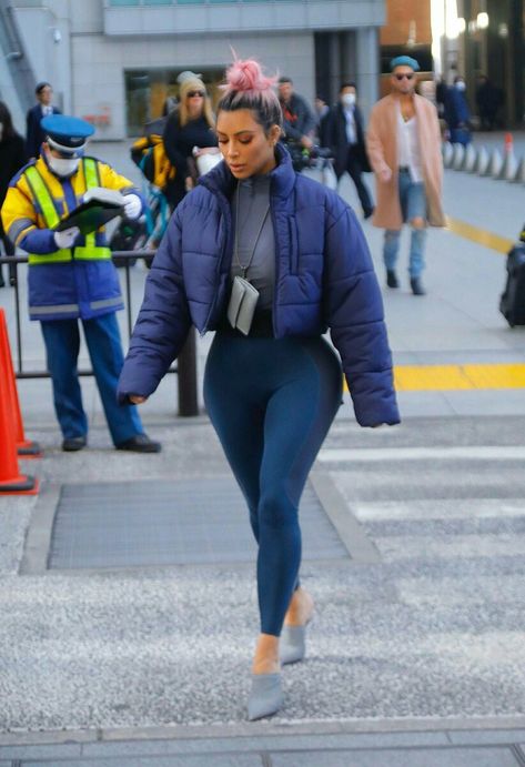 Kim Kardashian out in Tokyo Japan/ march 2018 Kardashian Casual Outfit, Kim Kardashian Yeezy, Tokyo Outfits, Kardashian Fashion, Kim Kardashian Outfits, Kim K Style, Kardashian Outfit, K Style, Kim Kardashian Style