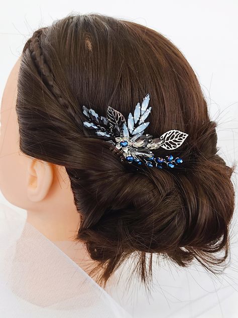 Crystal hair clip / Navy crystal hair clip / Blue hair comb / Bridesmaid hair comb navy / Bridal blue hair piece Classy Vintage Wedding, Blue Hair Piece, Something Borrowed Wedding, Light Blue Theme, Violin Girl, Hair Pieces Wedding, Blue Wedding Hair, Bridesmaid Hair Clips, Bridesmaid Hair Comb