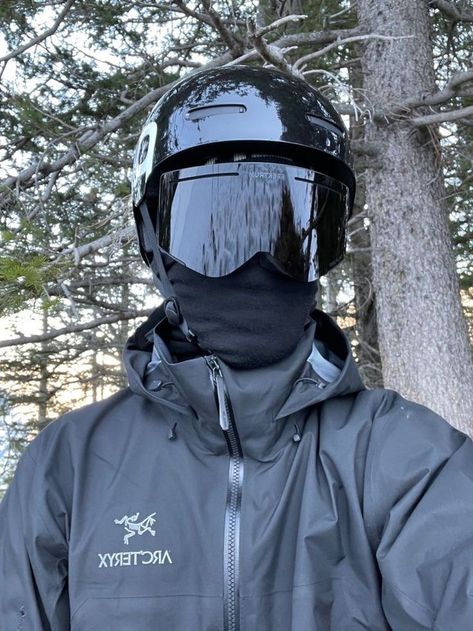 Arcteryx Snowboarding, Arcteryx Aesthetic, Granola Guy Style, Snowboarding Outfit Mens, Mens Ski Clothes, Black Ski Outfit, Ski Instagram, Ski Outfit Men, Ski Fit