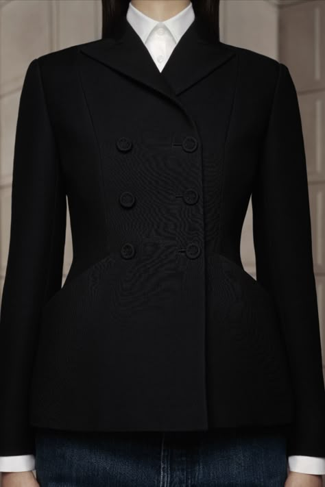 The iconic Dior Bar Jacket is reimagined for the 30 Montaigne capsule by Maria Grazia Chiuri in six irresistible variations ranging from classic black cuts to graphic Cannage embroidery. © Brigitte Niedermair Dior Jacket Women, Bar Jacket Dior, Dior Bar, Dior Suit, Dior Blazer, Bar Jacket, Stylish Business Outfits, Black Suit Dress, Tweed Fashion