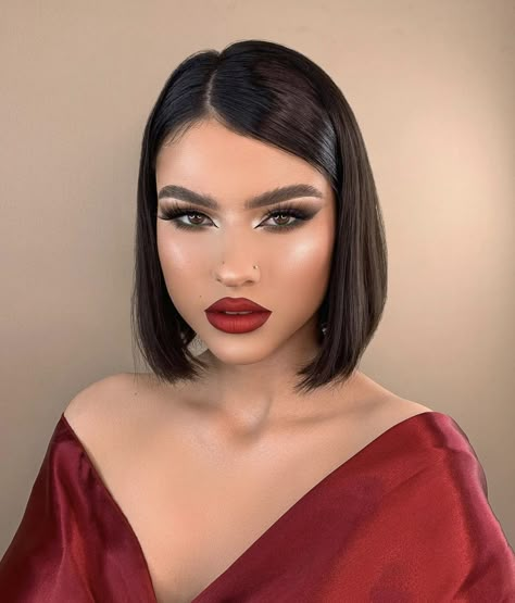 Fall Formal Makeup, Red Dress With Red Lipstick, Makeup For Red Dress Formal, Birthday Glam Makeup, Red Dress Makeup Looks, Red Lipstick Makeup Looks, Red Lips Makeup Look, Prom Eye Makeup, Red Dress Makeup