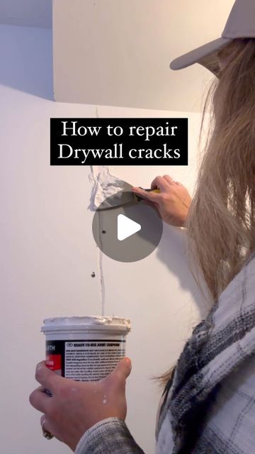 How To Drywall Diy, Wall Repair Drywall, Diy Drywall Repair, Wall Cracks Repair, Fix Drywall Damage, Repairing Drywall Damage, How To Repair Drywall, Fix Cracks In Wall, Drywall Tape Repair