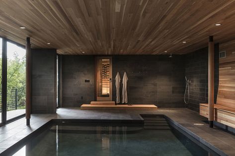 Pool Makeover, Indoor Swimming Pool Design, Home Spa Room, Moderne Pools, Indoor Pool Design, Indoor Spa, Piscina Interior, Indoor Pools, Indoor Swimming Pool