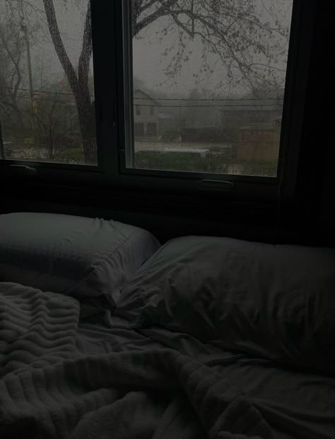 rainy day in bedroom seen in window Gloomy Aesthetic Bedroom, Rainy Aesthetic, Rainy Mood, Cozy Rainy Day, Calming Pictures, Rain Aesthetic, Rainy Day Aesthetic, Rainy Morning, Farm Boys