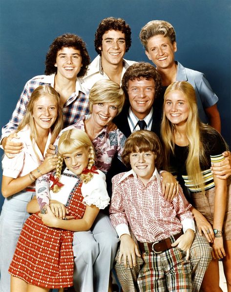 Cindy Brady, Eve Plumb, Robert Reed, Tv Dads, Maureen Mccormick, Rachel Ward, Hgtv Star, Hgtv Shows, Rock Border