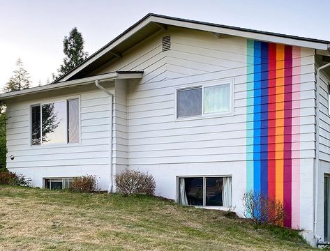 How I Painted my House Exterior and Added a Mural - Banyan Bridges Painted Vinyl Siding House Exteriors, Striped House Exterior, Vinyl Siding Decorating Ideas, Mural On Vinyl Siding, Facade Painting Ideas, Mural On Siding, Painted Chimney Exterior, Murals On Houses Exterior, House Exterior Mural