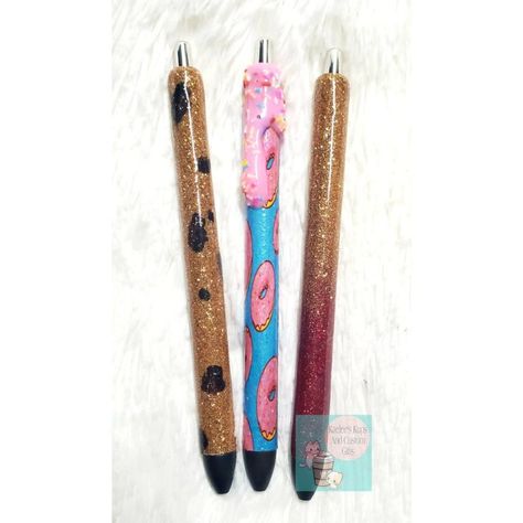 Resin Art Tutorial: How to Make Resin Pens - Counter Culture DIY Resin Art Tutorial, Homestead Crafts, Epoxy Pens, Resin Pens, How To Make Resin, My Own Boss, Pen Wraps, Acrylic Painting Diy, Resin Crafts Tutorial