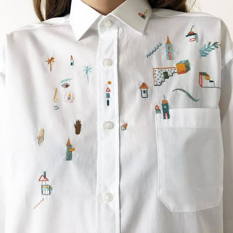 Patterns Outfit, Desain Merek, Clothes Embroidery Diy, Clothes Embroidery, Embroidery Tshirt, Embroidery Diy, Handmade Embroidery Designs, Pola Sulam, Embroidery On Clothes