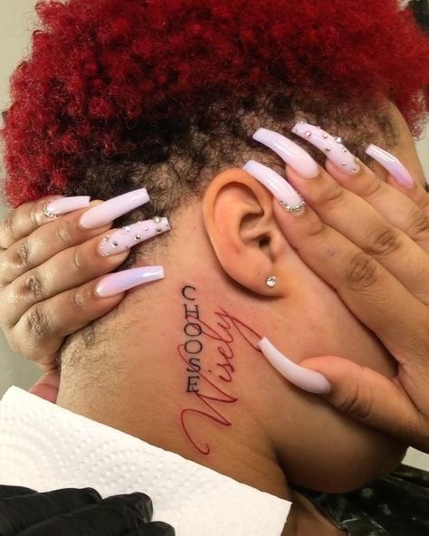 ALLEX  REDD®️ | Tattoo Artist on Instagram: “C H O O S E  W I S E L Y (j cole inspired tattoo) • Did this joint on my lil sis @bigmama.ink it was only right we had to play…” Small Neck Tattoos, Girl Neck Tattoos, Hand Tattoos For Girls, Cute Hand Tattoos, Pretty Hand Tattoos, Neck Tattoos Women, Tasteful Tattoos, Pretty Tattoos For Women, Neck Tattoos