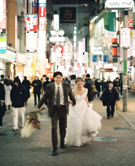 Street Style Wedding Photography, 80s Hong Kong Pre Wedding, Japanese Wedding Photoshoot, Japan Wedding Photography, 80s Hong Kong Wedding, Korean Wedding Photography Photo Ideas, Korean Prenup Photoshoot Ideas, Japanese Prewedding, Korean Groom