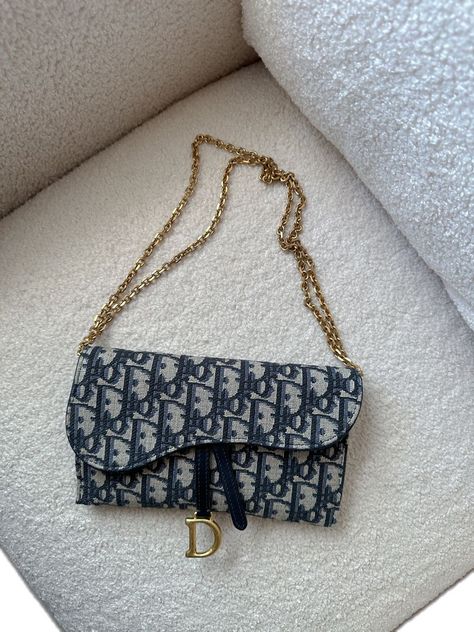 Dior Wallet On Chain, Trendy Purses, My Style Bags, Luxury Bags Collection, Handbag Essentials, Dream Bags, Girly Bags, Luxury Purses, Dior Handbags