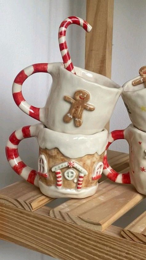 Air Dry Clay Coffee Mug, Christmas Clay Mug, Winter Ceramics Ideas, Christmas Mugs Aesthetic, Make Air Dry Clay, Painted Coffee Mugs, Christmas Dreaming, Pretty Mugs, Pottery Painting Designs