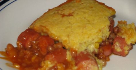 Corn Dog Casserole, Kid Friendly Casseroles, Hot Dog Casserole, Chili Dog Casserole, Chili Cheese Dog Casserole, Chili Cheese Dogs, Chili And Cornbread, Kid Meals, Cheese Dog