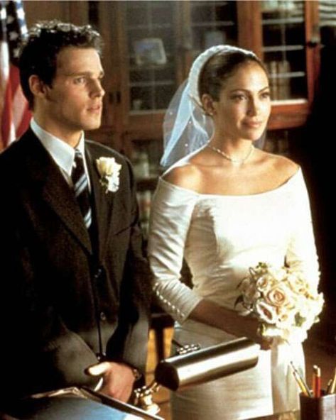 Vera Wang 90s Wedding Dress, Movie Brides, Bridgette Wilson, Movie Wedding Dresses, Movie Wedding, Simple Boat, Historical Pics, Wedding Dress Costume, Tv Weddings