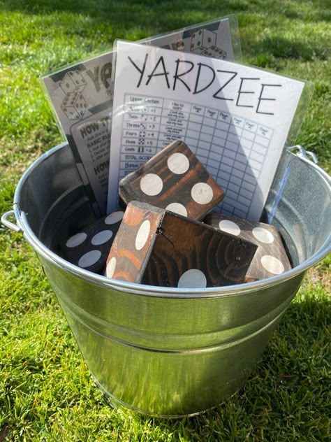 Yard Games Wedding, Outdoor Wedding Games, Garden Party Games, Diy Yard Games, Reception Activities, Backyard Reception, Wooden Dice, Yard Wedding, Wedding Activities