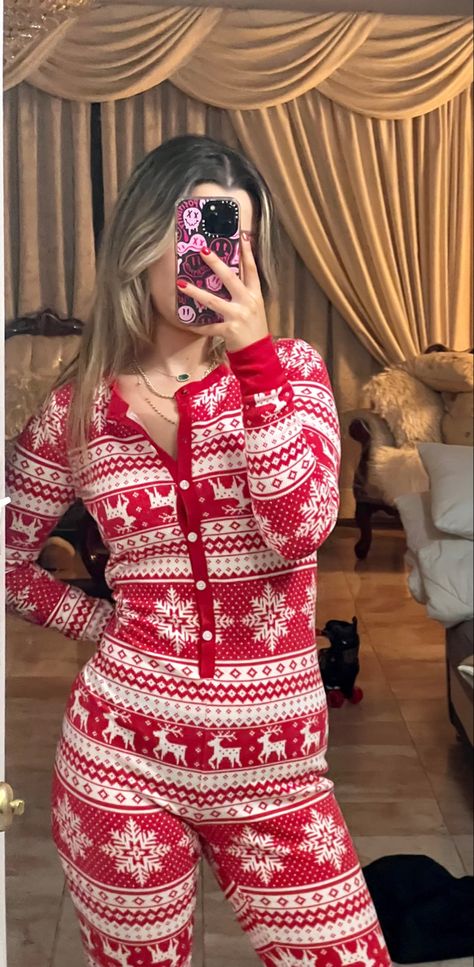 Onesie | christmas outfit | pajamas | holiday ideas | cozy outfit | thermal pajama | that girl christmas #christmas Winter Pijama Cozy, Victoria’s Secret Christmas Pajamas, Christmas Pajamas Women Cute, Christmas Pajamas Onesie, Cute Christmas Pjs For Women, Skims Christmas Pajamas, Victoria Secret Christmas Pajamas, Christmas Pajamas Women's, Christmas Outfit Pjs