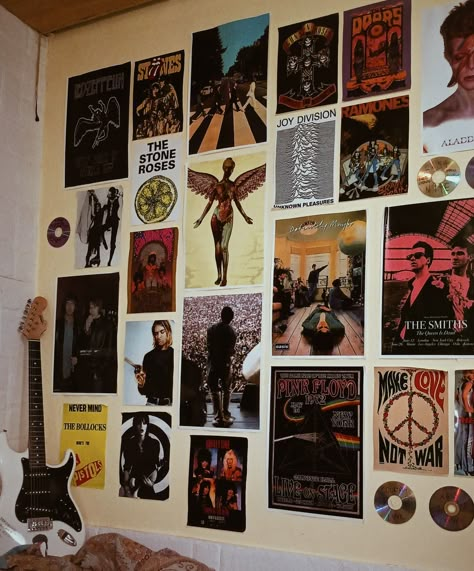 rock grunge room posters room guitar 90s Rock N Roll Apartment Decor, Rock And Roll Dorm Room Ideas, Thrift Flip Room Decor, Rock And Roll Wall Art, Rock N Roll House Aesthetic, Rock And Roll House Interior Design, Rocker Room Decor, 70s Rock Decor, Rock And Roll Room Ideas