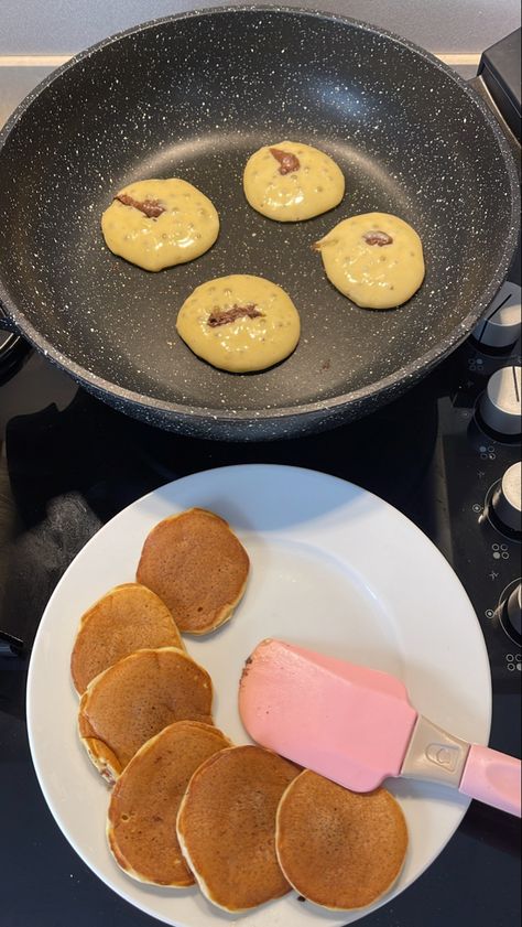 Breakfast Fake Snap, Pancakes Snap, Pancake Aesthetic, Filled Pancakes, Pancakes Nutella, Pancakes Aesthetic, Nutella Breakfast, Cooking Pancakes, Breakfast Snap