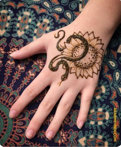 Henna Designs Snake, Snake Henna Tattoo, Snake Henna, Henna Ideas, Snake Tattoo, Henna Tattoo Designs, Henna Design, Henna Tattoo, Henna Designs