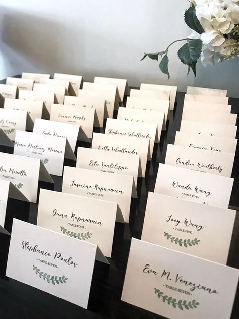 Diy Wedding Seating Cards, Guest Names On Table Diy, Easy Wedding Place Cards, Unique Place Cards Wedding Diy, Wedding Seating Place Cards, Place Card Template Free Printable, Diy Name Place Cards, Cricut Place Cards, Diy Wedding Name Place Cards