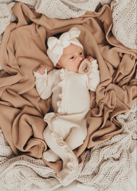 November Newborn, Newborn Pictures, Photo Inspo, Baby Fever, Newborn Photos, Merino Wool Blanket, Baby Pictures, Baby Photography