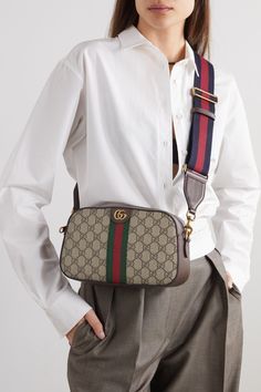 Gucci Ophidia Crossbody Bag, Gucci Bag Crossbody Purses, Gucci Ophidia Bag Outfit, Gucci Crossbody Bag Outfit, Gucci Handbags Outfits, Gucci Purse Outfit, Gucci Canvas Bag, Trendy Designer Bags, Gucci Bag Outfit