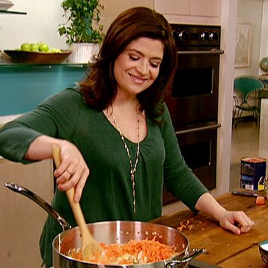 My Mother's Marinara Sauce by Alex Guarnaschelli Alex Guarnaschelli Recipes, Tomato Sauces, Alex Guarnaschelli, Dinner Specials, Food Network Chefs, Marinara Sauce Recipe, Food Sauces, Edible Creations, How To Peel Tomatoes