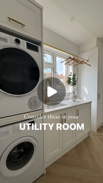 Boot Room Utility, Laundry Room Drying Rack, Utility Room Storage, Small Utility Room, Wall Mudroom, Utility Room Designs, White Laundry Rooms, Pantry Laundry Room, Pantry Laundry