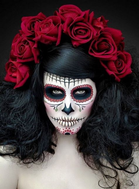 cfdf7268-smush-50Halloween-Best-Calaveras-Makeup-Sugar-Skull-Ideas-for-Women_39 Makijaż Sugar Skull, Maquillage Halloween Simple, Halloween Sugar Cookies Decorated, Halloween Makeup Sugar Skull, Day Of The Dead Makeup, Halloween Sugar Skull, Sugar Skull Halloween, Candy Skull, Halloween Sugar Cookies