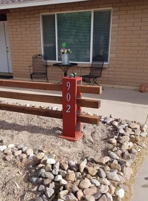 Cinder block posts with 4x4's rails for diyNote: The cinder block posts are movable they are not buried or cemented down. Making this fence movable and customizable at any time. Cinder block and paver stone. 1st I marked in 2 1/4 inches on the 12x12 paver stone to have area where cinder block would sit. Next apply Loctite adhesive on paver stone being generous but not to much it will squeeze out. (1 10 oz tube was enough for 4 applications). Place cinder block on top and position in… Cinder Block Fence Ideas, Concrete Block Fence, Cinder Block Fence, Cinder Blocks Diy, Cinder Block Ideas, Landscaping Stones, Cinder Block Bench, Cinder Block Garden, Solar Spot Lights