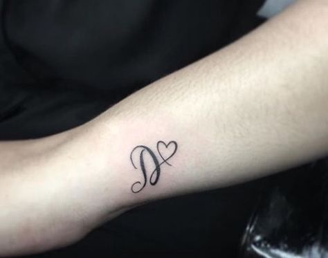 D Letter Tattoo, Tattoo Designs On Wrist, Letter D Tattoo, Tato Nama, Kitten Tattoo, Letter Tattoo, D Letter, Mommy Tattoos, D Tattoo